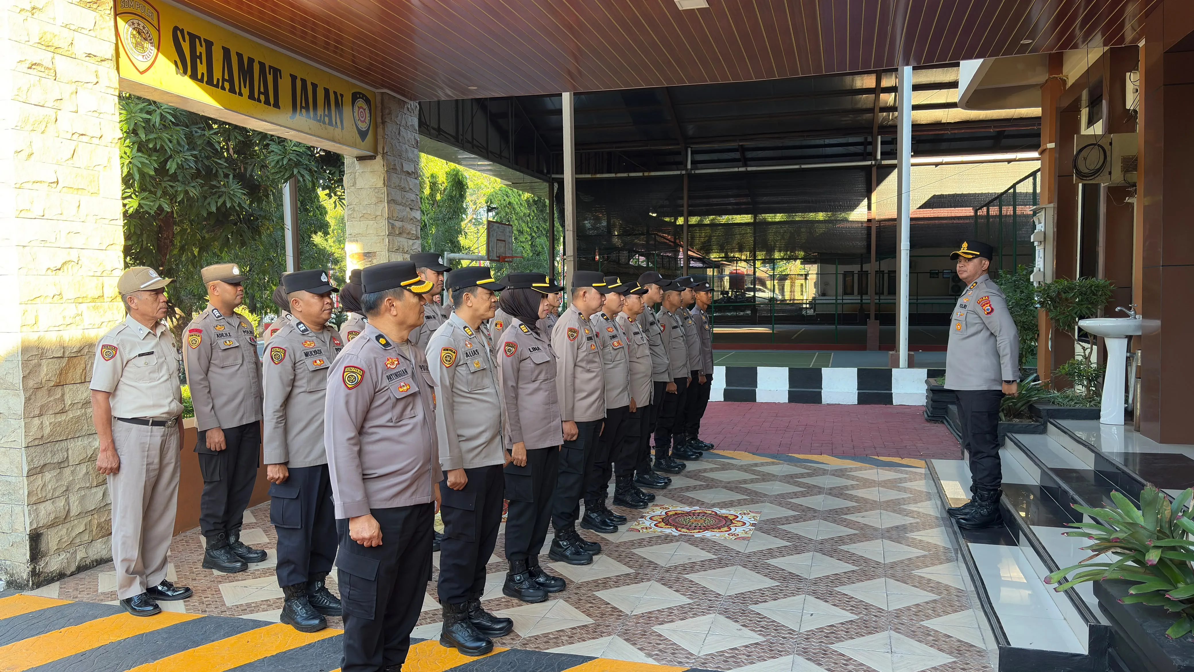 Hari Pertama Bertugas, Kabagbinkar Biro SDM Polda Sulsel Ajak Personel Jaga dan Pertahankan Kebersihan